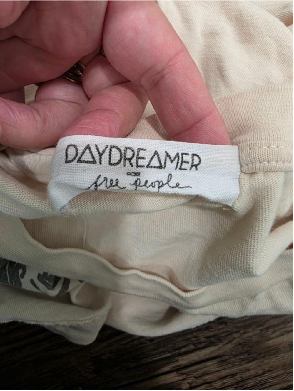 Daydreamer Queen Card Graphic Long Sleeve Tee XL Beige Made in USA Cotton - Picture 3 of 10